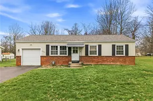 2225 Saratoga Dr, Hermitage, PA 16148 - Photo 1