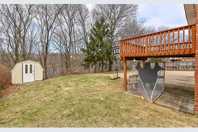 110 Point Vue Dr, Ross Twp, PA 15237 - Photo 24