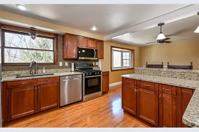 110 Point Vue Dr, Ross Twp, PA 15237 - Photo 8