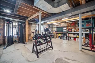 101 Brosville St, Pittsburgh, PA 15203 - Photo 42