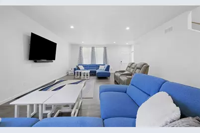 101 Cherokee Dr, Chippewa Township, PA 15010 - Photo 4