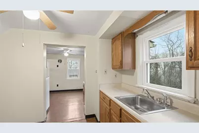 648 Elm Dr, Pittsburgh, PA 15147 - Photo 10