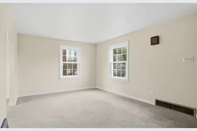 648 Elm Dr, Pittsburgh, PA 15147 - Photo 6