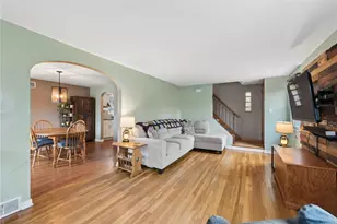 2039 Outlook Dr, Pittsburgh, PA 15147 - Photo 6