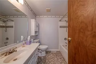 215 Hillendale Rd, Ross Twp, PA 15237 - Photo 18