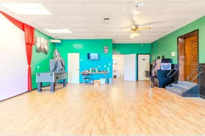 212 S 4th St, Jeannette, PA 15644 - Photo 8