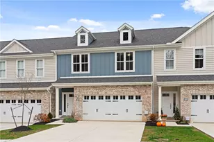 407 Walnut Ct, Pittsburgh, PA 15237 - Photo 1