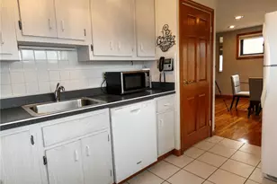 231 Cherrydell Dr, Scott Township, PA 15220 - Photo 8