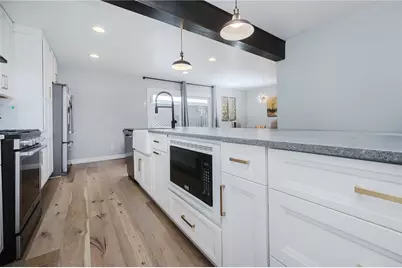 551 Georgetowne Vlg, White Township, PA 15701 - Photo 8