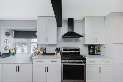 551 Georgetowne Vlg, White Township, PA 15701 - Photo 6