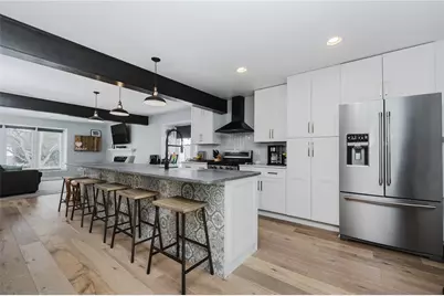 551 Georgetowne Vlg, White Township, PA 15701 - Photo 4