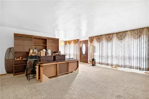 5156 Ridge Dr, Pittsburgh, PA 15236 - Photo 4