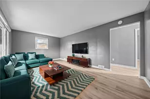 1315 Greensburg Pike, East McKeesport, PA 15035 - Photo 2