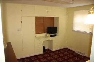 110 Markle Rd, Allegheny Township, PA 15613 - Photo 12