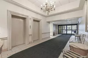 2160 Greentree Rd, Scott Township, PA 15220 - Photo 4