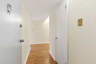 2160 Greentree Rd, Scott Township, PA 15220 - Photo 6