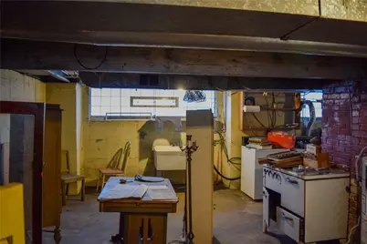 908 Liberty St, Stowe Township, PA 15136 - Photo 8