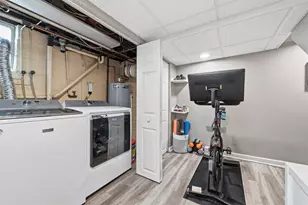 150 Altadena Dr, Pittsburgh, PA 15228 - Photo 36