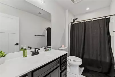 1043 Wedgewood Dr, Jeannette, PA 15644 - Photo 14