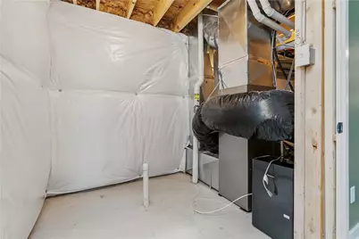 1043 Wedgewood Dr, Jeannette, PA 15644 - Photo 26