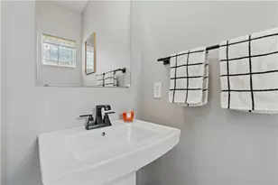 1043 Wedgewood Dr, Penn Twp, PA 15644 - Photo 12