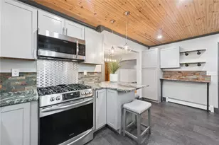 29 E Madison St, Latrobe, PA 15650 - Photo 12