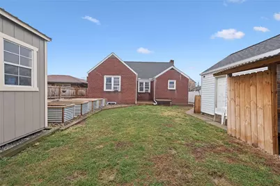 29 E Madison St, Latrobe, PA 15650 - Photo 32