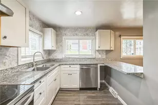 2318 Eccles St, Pittsburgh, PA 15210 - Photo 1