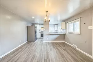 2318 Eccles St, Pittsburgh, PA 15210 - Photo 12