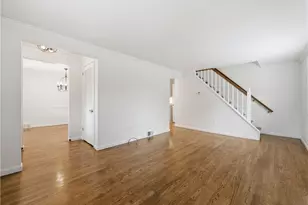 234 Parkedge Rd, Green Tree, PA 15220 - Photo 2