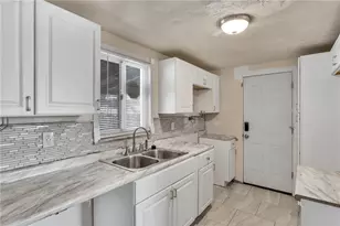 811 Clonmel St, Duquesne, PA 15110 - Photo 8