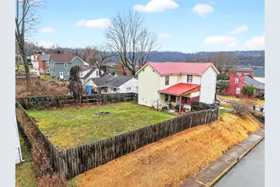 129 5th St, California, PA 15419 - Photo 2