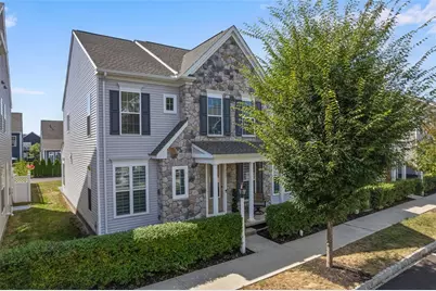 711 Withers Park Dr, Cranberry Township, PA 16066 - Photo 2