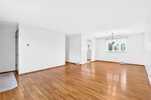 505 Bloomfield Dr, Hempfield Township, PA 15601 - Photo 8