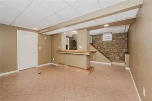 923 Scott Ave, Jeannette, PA 15644 - Photo 26