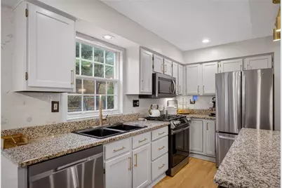 224 Valley Park Dr, Pittsburgh, PA 15216 - Photo 12