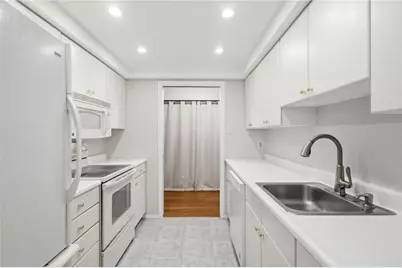 5600 Munhall Road #202, Pittsburgh, PA 15217 - Photo 8