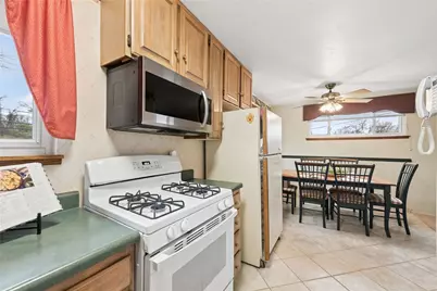 319 Ryan Dr, Scott Township, PA 15220 - Photo 10