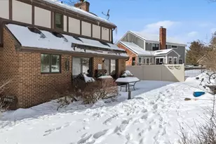 8186 Streamside Dr, Pittsburgh, PA 15237 - Photo 4