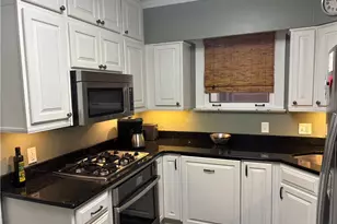 226 Park Entrance Dr, Pittsburgh, PA 15228 - Photo 8