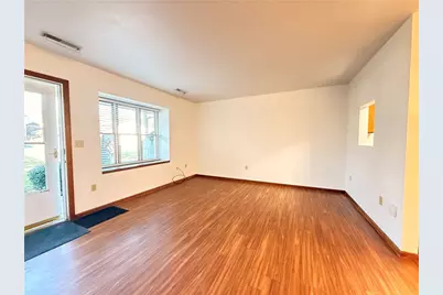 504 Holly Ct, Saxonburg Boro, PA 16056 - Photo 2