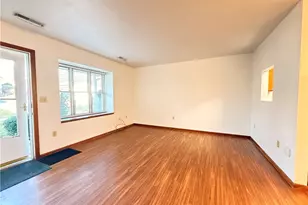 504 Holly Ct, Saxonburg Boro, PA 16056 - Photo 2