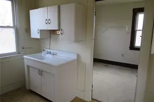 407 Linnview Ave, Pittsburgh, PA 15210 - Photo 14