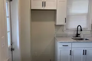 4136 Winterburn Ave, Pittsburgh, PA 15207 - Photo 8