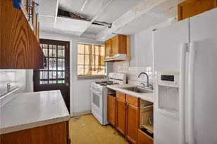 967 Woodbine St, Pittsburgh, PA 15201 - Photo 10