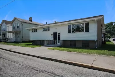 600 Indiana Ave, Monaca, PA 15061 - Photo 2
