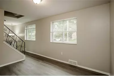 247 Golden Gate Dr, Verona, PA 15147 - Photo 4