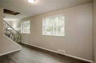 247 Golden Gate Dr, Verona, PA 15147 - Photo 4