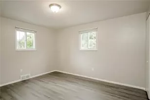 247 Golden Gate Dr, Verona, PA 15147 - Photo 10