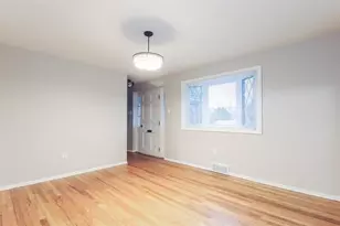 1025 Catherine Dr, Conway, PA 15027 - Photo 4